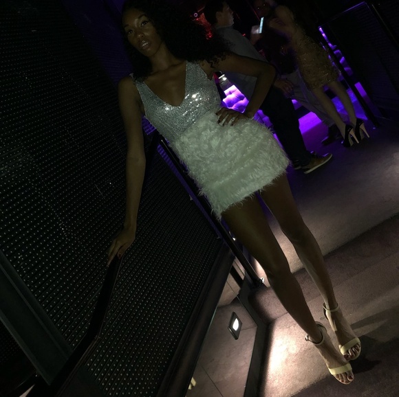 Silver dress w faux fur - Picture 2 of 2